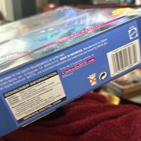 Disney Princess Enchanted Tales 2004 Doll New Cinderella twinkle lights - Picture 5 of 7